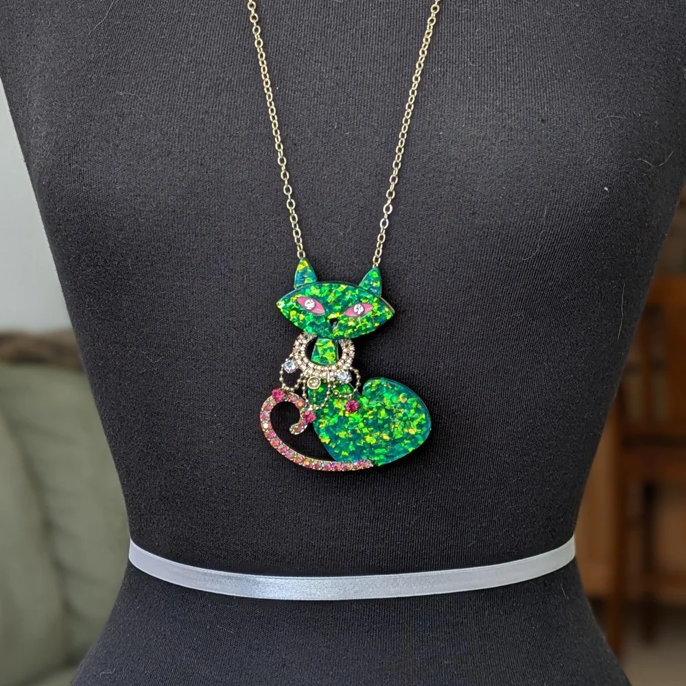 Green Cat Pendant Necklace